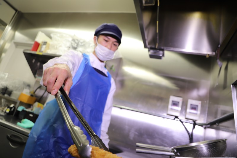 クイーンズ伊勢丹　千葉店の求人画像